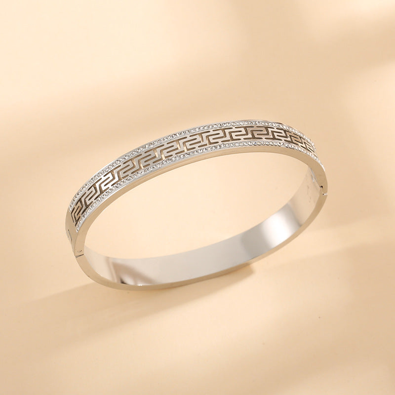 Retro Style Ins Niche Design Light Luxury High-end Bracelet - AstroVerse™