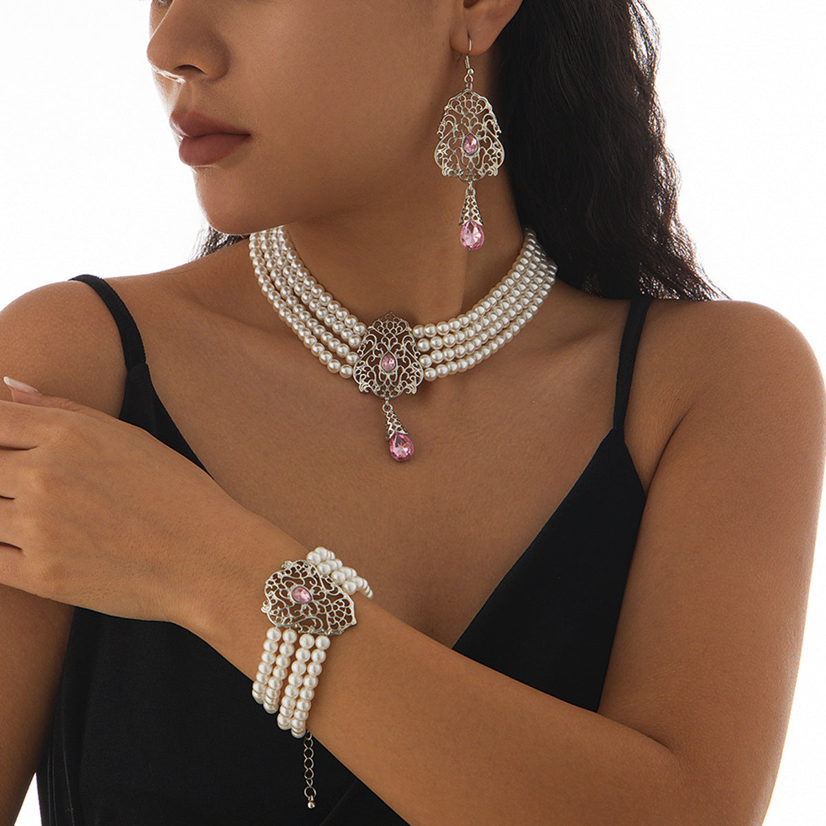 Light luxury choker necklace set with retro pearl and rhinestone embellishments, featuring a stylish and elegant design by eprolo.