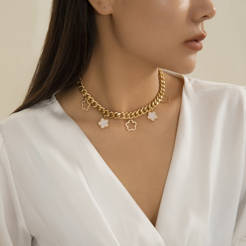 French elegant five leaf clover minimalist style necklace with sweet turquoise patterned flowers necklaces