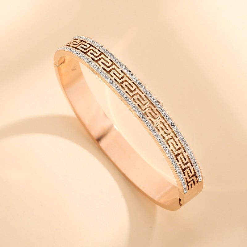 Retro Style Ins Niche Design Light Luxury High-end Bracelet - AstroVerse™