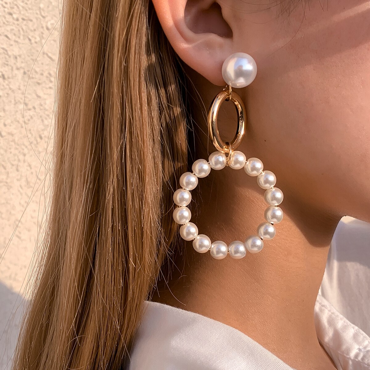 Retro Temperament Cold Wind Imitation Pearl Earrings Female Simple Geometric Metal Large Hoop Earrings