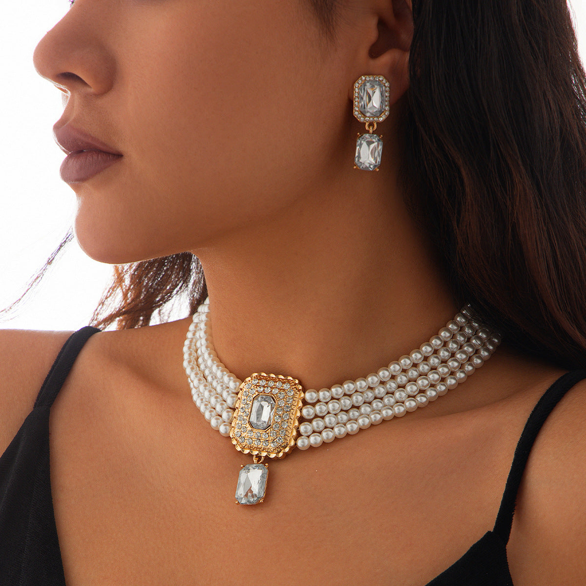 Fashionable imitation pearl necklace set, light luxury geometric alloy multi-layer clavicle chain