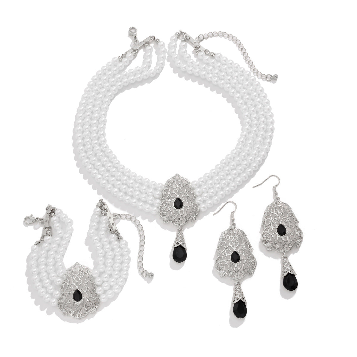 Light luxury eprolo choker necklace set with retro pearls and rhinestones, featuring an elegant and stylish design.