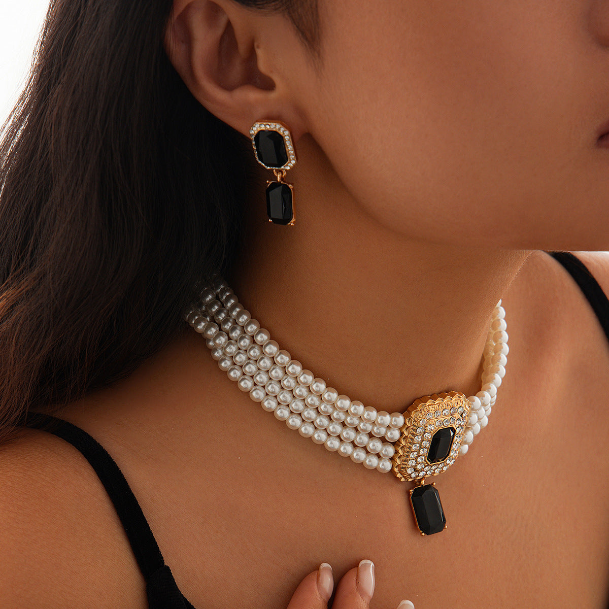 Fashionable imitation pearl necklace set, light luxury geometric alloy multi-layer clavicle chain