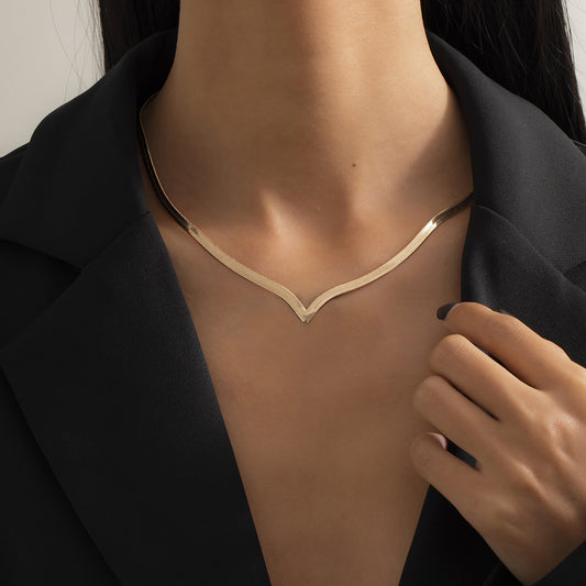 Metal snake bone V-chain necklace by eprolo featuring a bold, street style design with snake bone details.