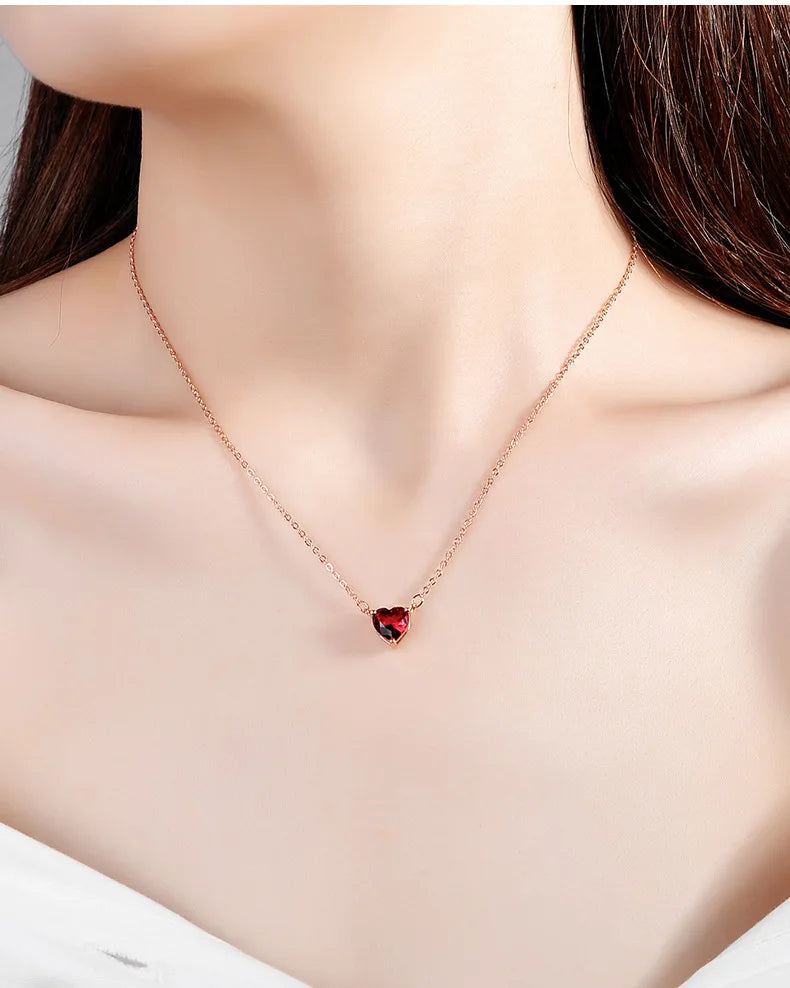 Exquisite Red Heart Pendant Necklace Cubic Zirconia Crystal Chain Necklace for Women Short Necklace Charm Jewelry Gifts
