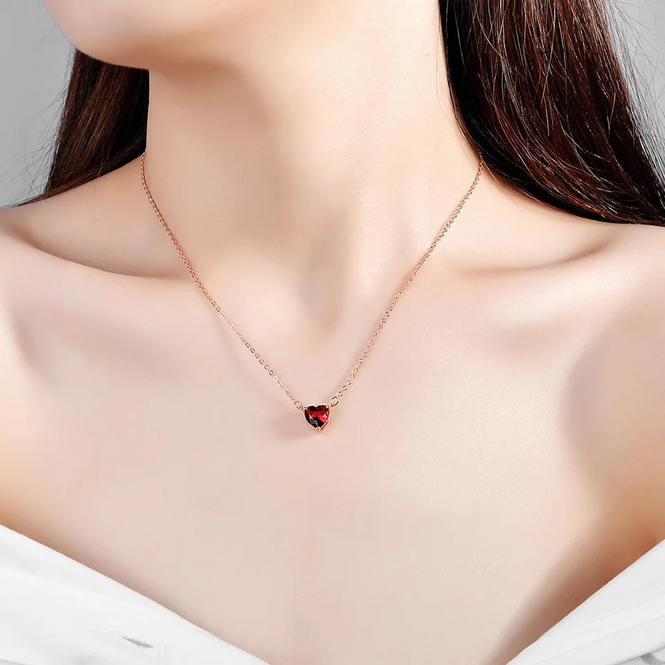 Exquisite Red Heart Pendant Necklace Cubic Zirconia Crystal Chain Necklace for Women Short Necklace Charm Jewelry Gifts